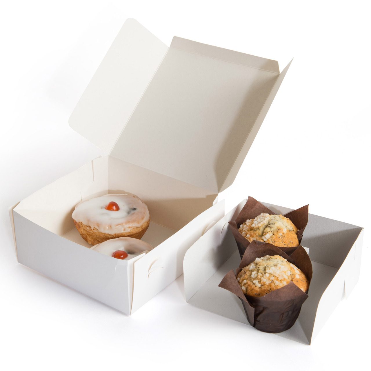 White one-piece cake boxes with attached lids